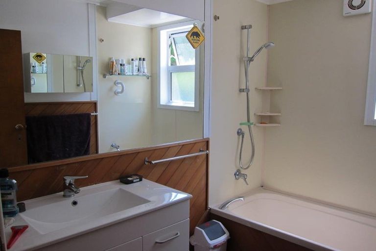 Photo of property in 8b Cam Street, Island Bay, Wellington, 6023