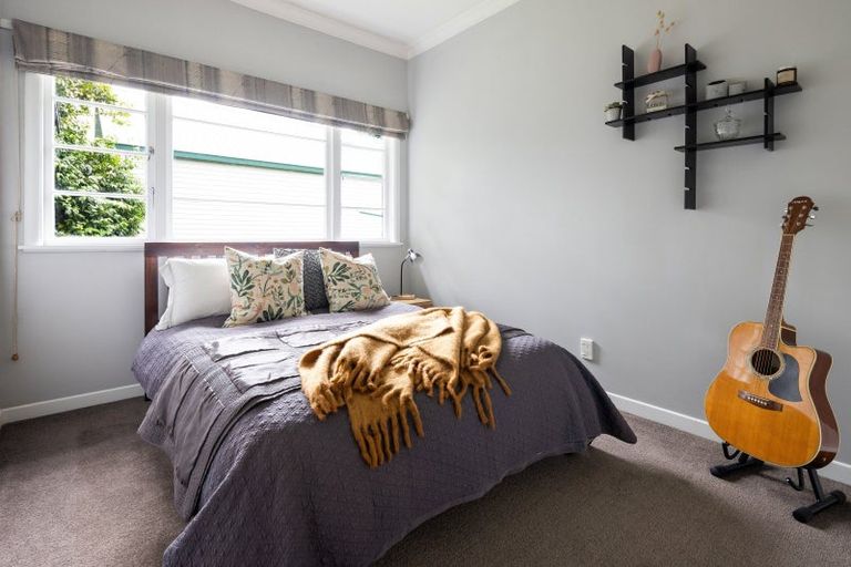 Photo of property in 27 Alfred Street, Fairfield, Hamilton, 3214