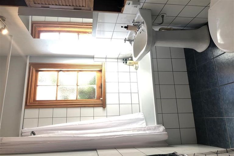 Photo of property in 129 Chaucer Road, Hospital Hill, Napier, 4110