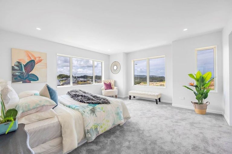 Photo of property in 42 Takurua Terrace, Orewa, 0931