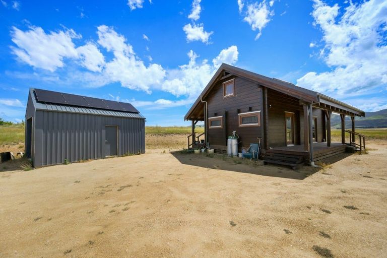 Photo of property in 38 Scrubby Gully Road, Waikerikeri, Alexandra, 9393