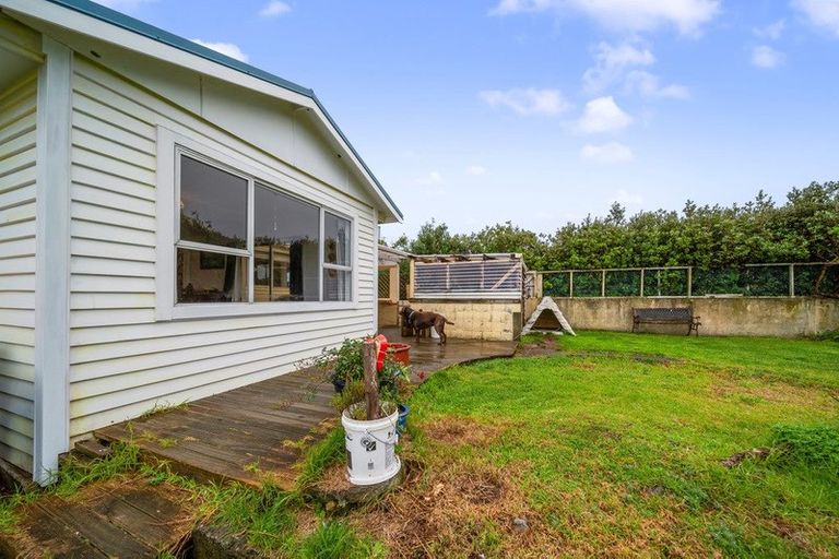 Photo of property in 38 Paritutu Road, Spotswood, New Plymouth, 4310