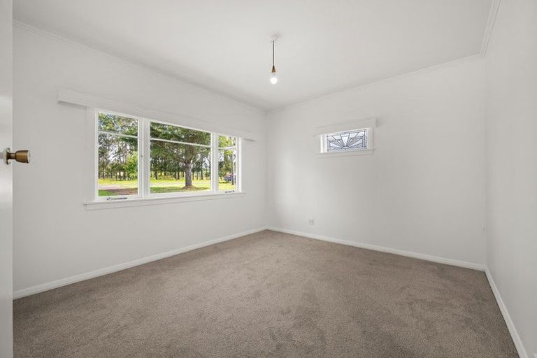 Photo of property in 38 Farrand Road, Kumeu, 0891