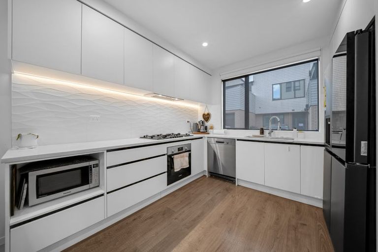 Photo of property in 4 Manahau Lane, Flat Bush, Auckland, 2019