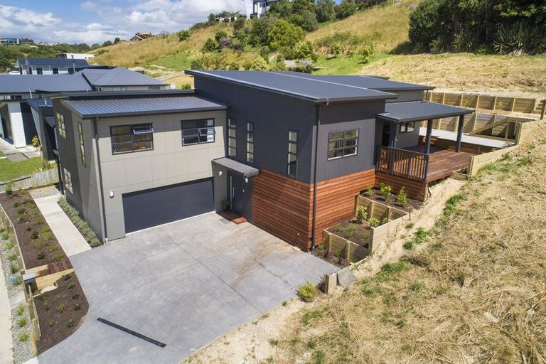 Photo of property in 107 Cashmere Drive, Fitzherbert, Palmerston North, 4410