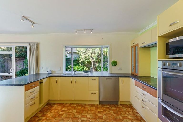 Photo of property in 2 Marewa Place, Waikanae Beach, Waikanae, 5036