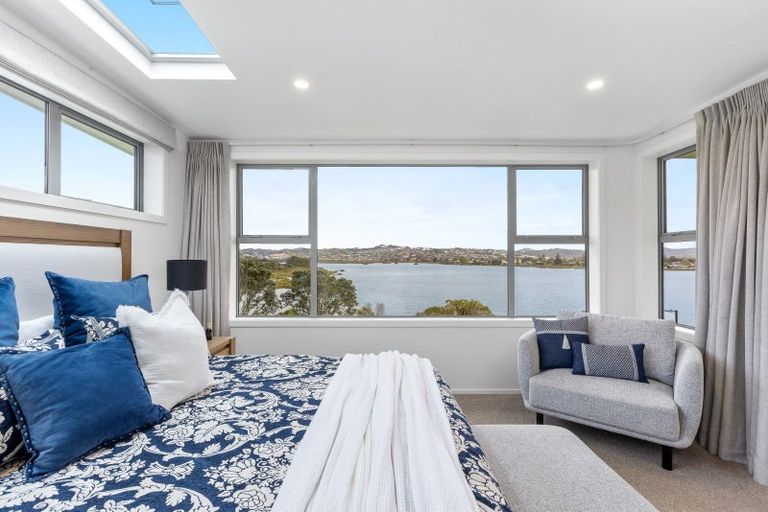 Photo of property in 51 Moffat Road, Red Beach, 0932