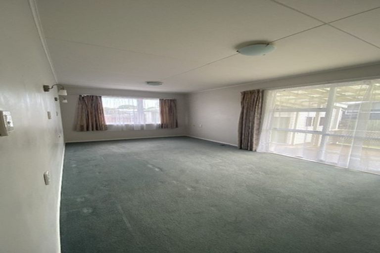 Photo of property in 5 Harlech Street, Levin, 5510