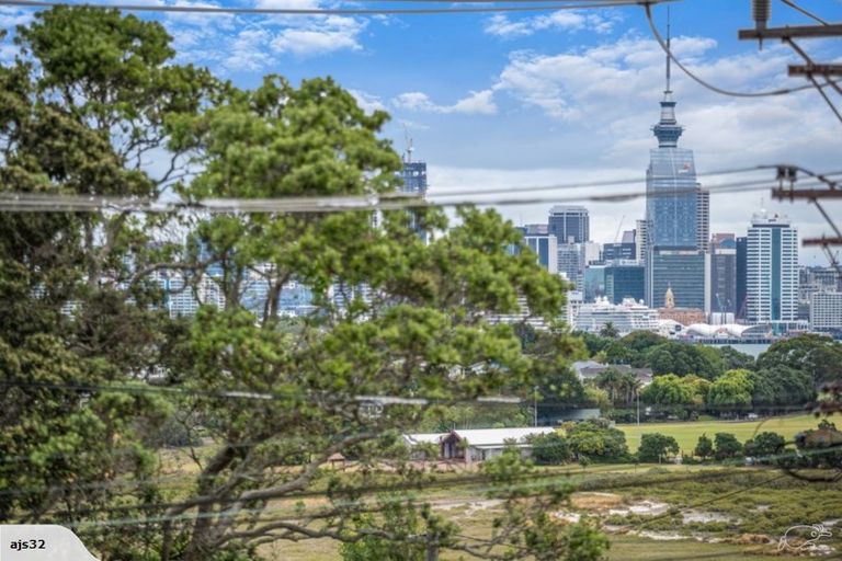 Photo of property in 2a Wesley Street, Devonport, Auckland, 0624