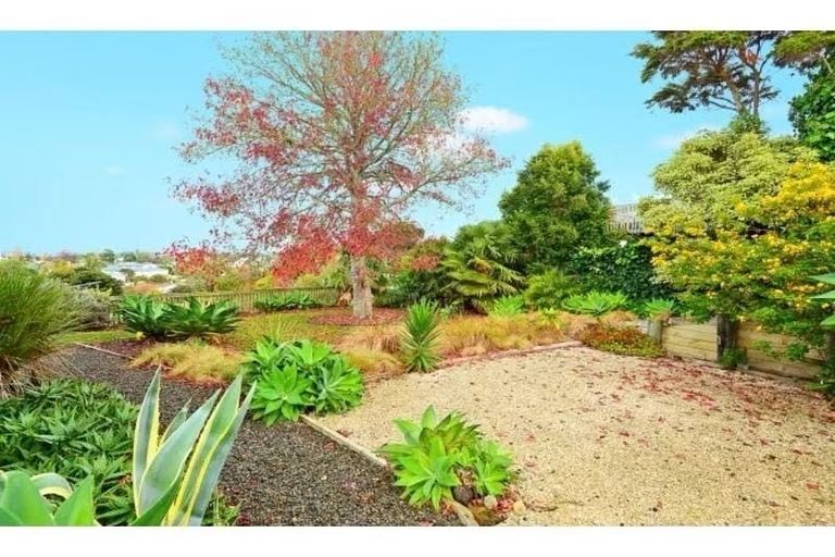 Photo of property in 14 Glendhu Road, Bayview, Auckland, 0629