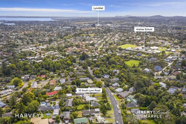 Photo of property in 35 South Lynn Road, Titirangi, Auckland, 0604