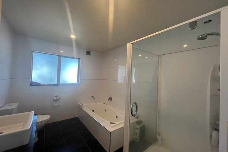 Photo of property in 86 Oakway Drive, Schnapper Rock, Auckland, 0632