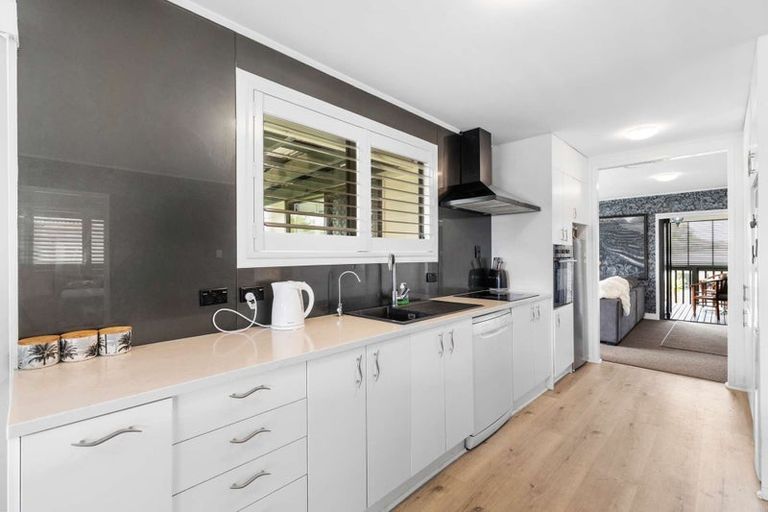 Photo of property in 41 Riverside Drive, Waiuku, 2123