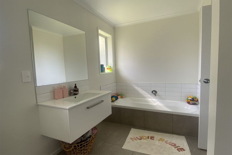 Photo of property in 8 Saddlers Way, Papamoa, 3118