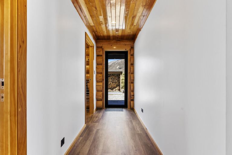 Photo of property in 58 Ohau Drive, Lake Ohau, Twizel, 9412