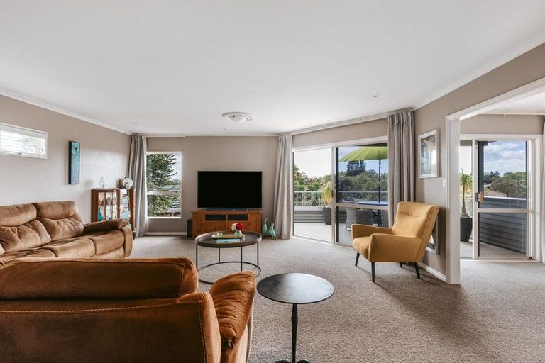 Photo of property in 23 Links View Drive, Omokoroa, 3114