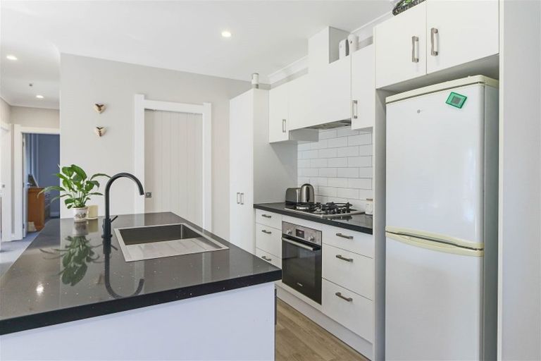 Photo of property in 5 Manatu Lane, Inglewood, 4330