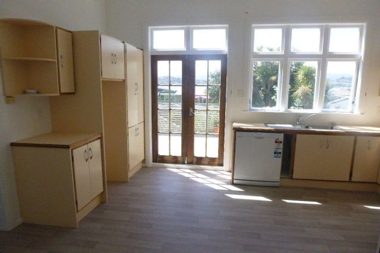 Photo of property in 79 Queens Drive, Lyall Bay, Wellington, 6022