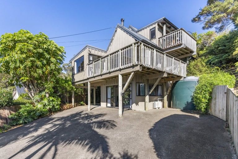 Photo of property in 25 Elliston Crescent, Stanmore Bay, Whangaparaoa, 0932