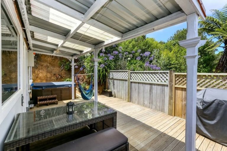 Photo of property in 212 Huatoki Street, Upper Vogeltown, New Plymouth, 4310