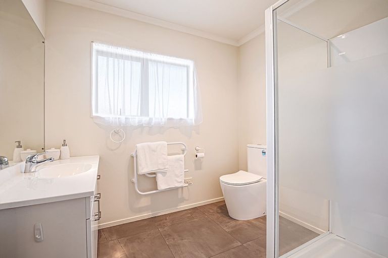 Photo of property in 84 Tauranga Place, Orewa, 0931