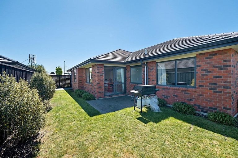 Photo of property in 66 Shillingford Boulevard, Rolleston, 7615