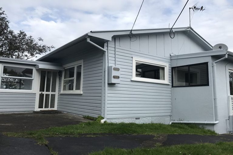 Photo of property in 53 Target Road, Totara Vale, Auckland, 0629