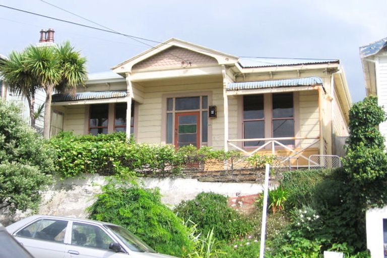 Photo of property in 23 Kenwyn Terrace, Newtown, Wellington, 6021