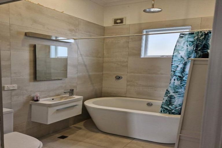 Photo of property in 49 Vivian Street, New Plymouth, 4310