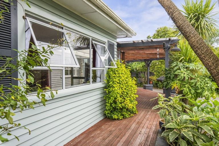 Photo of property in 13 Te Horo Beach Road, Te Horo, Otaki, 5581