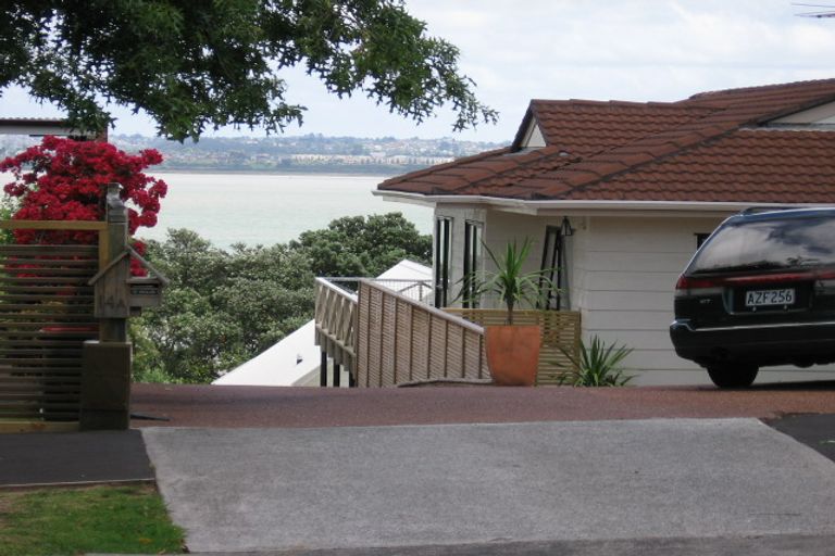 Photo of property in 14 Harbour View Road, Point Chevalier, Auckland, 1022