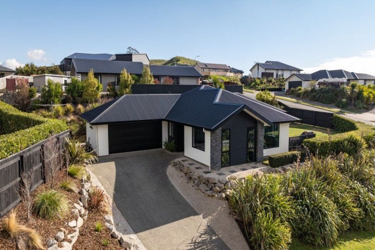 Photo of property in 2 Woolshed Drive, Stoke, Nelson, 7011