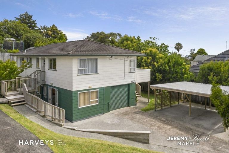 Photo of property in 35 South Lynn Road, Titirangi, Auckland, 0604