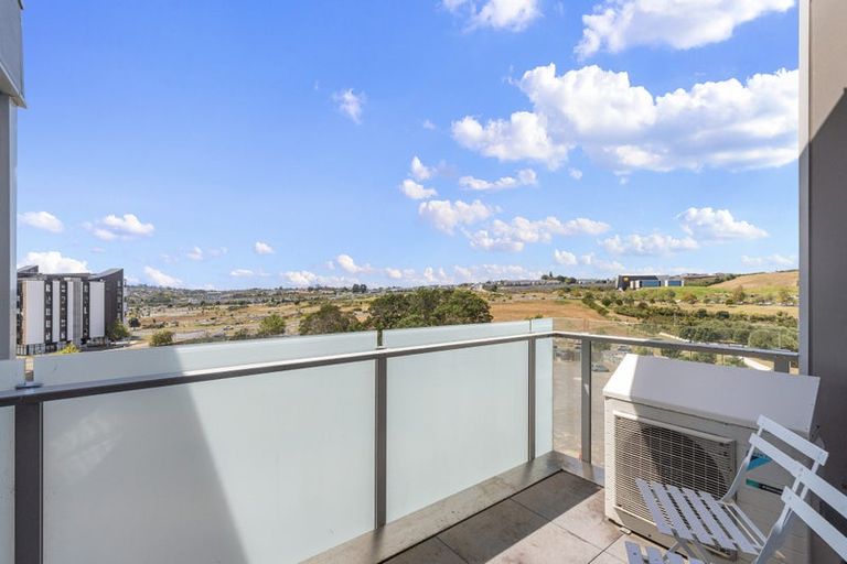 Photo of property in 503/3 Rose Garden Lane, Albany, Auckland, 0632