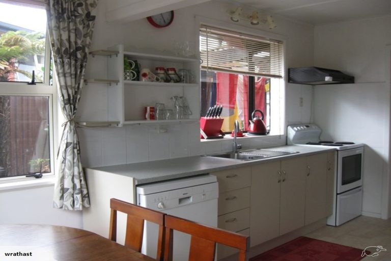 Photo of property in 1 Perth Place, Awapuni, Palmerston North, 4412
