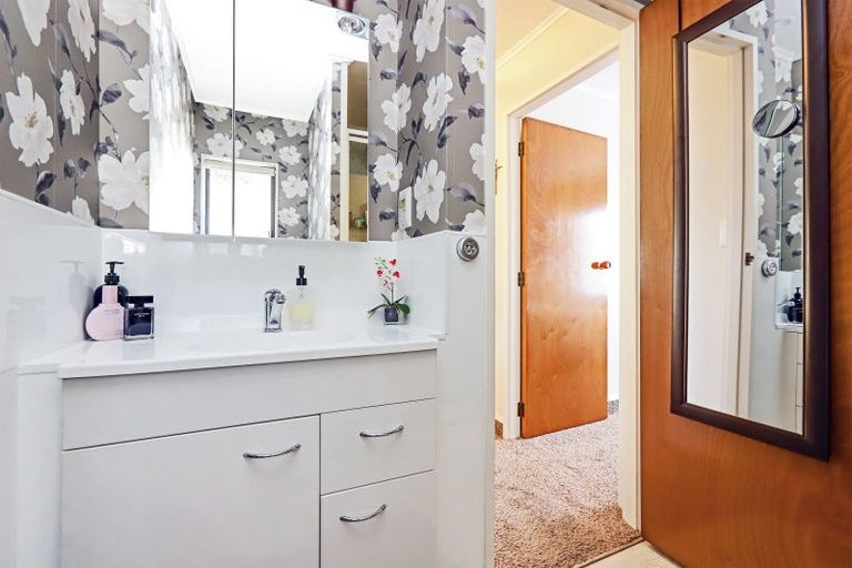 Photo of property in 6b Oxford Place, Taradale, Napier, 4112