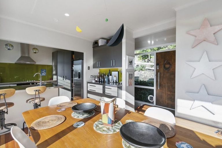 Photo of property in 33-35 Espin Crescent, Karori, Wellington, 6012