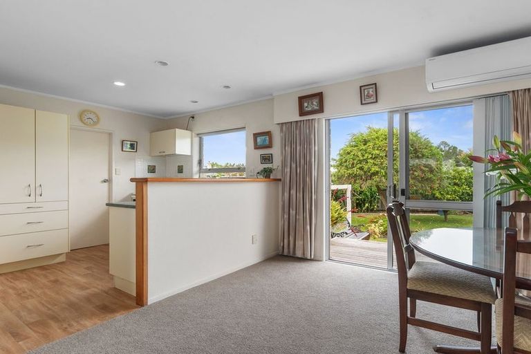 Photo of property in 12 Windsor Avenue, Waikanae, 5036