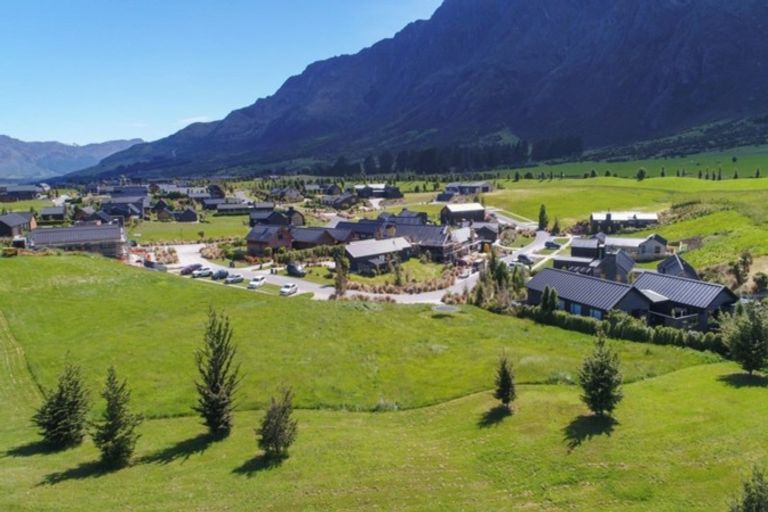 Photo of property in 29 Pendeen Crescent, Jacks Point, Queenstown, 9371