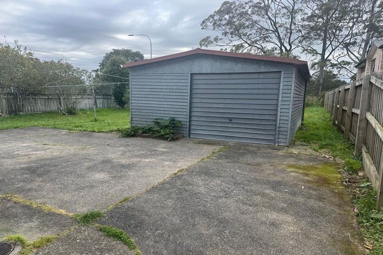 Photo of property in 85 Vodanovich Road, Te Atatu South, Auckland, 0610