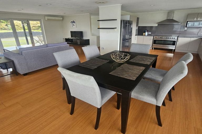 Photo of property in 357 Triangle Road, Henderson, Auckland, 0610