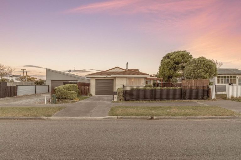 Photo of property in 161 Pacific Road, North New Brighton, Christchurch, 8083