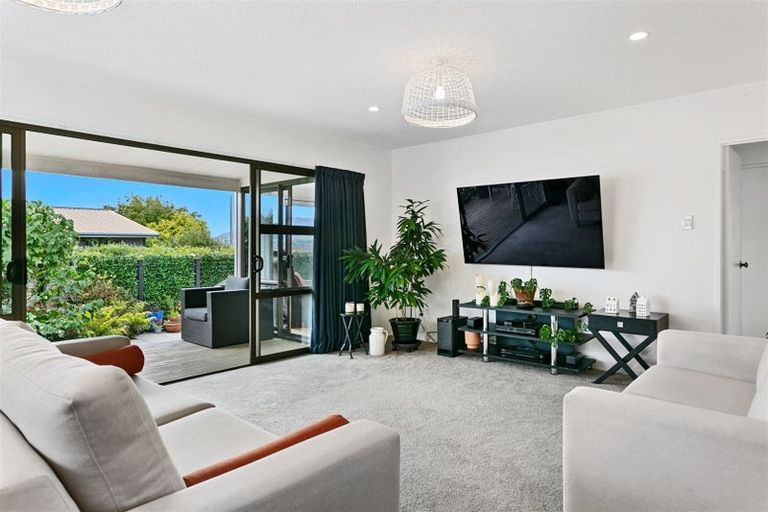 Photo of property in 3a Dorothy Drive, Acacia Bay, Taupo, 3330