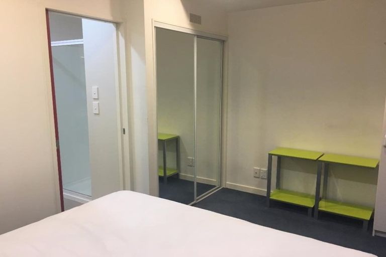 Photo of property in Terrace Heights Apartments, 5b/163 The Terrace, Wellington Central, Wellington, 6011