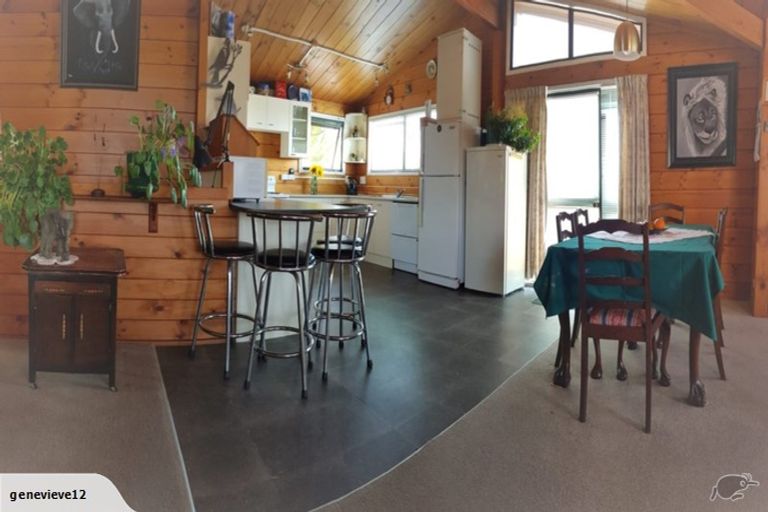 Photo of property in 1394 Whangaparaoa Road, Army Bay, Whangaparaoa, 0930