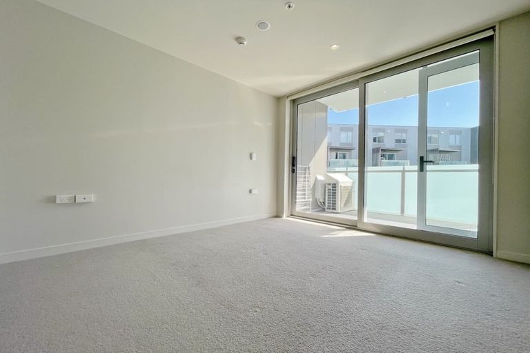 Photo of property in 604/27 Don Mckinnon Drive, Albany, Auckland, 0632