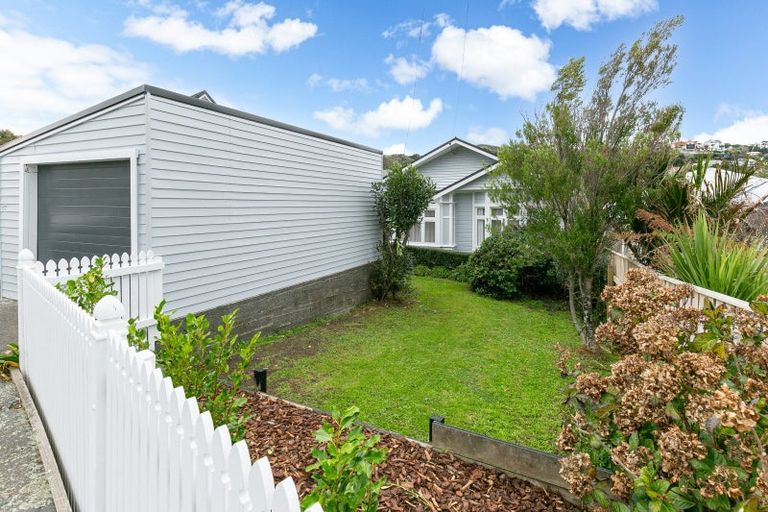 Photo of property in 47 Eden Street, Island Bay, Wellington, 6023