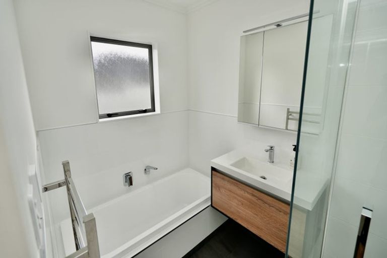 Photo of property in 27 Rosalie Terrace, Kelvin Grove, Palmerston North, 4414