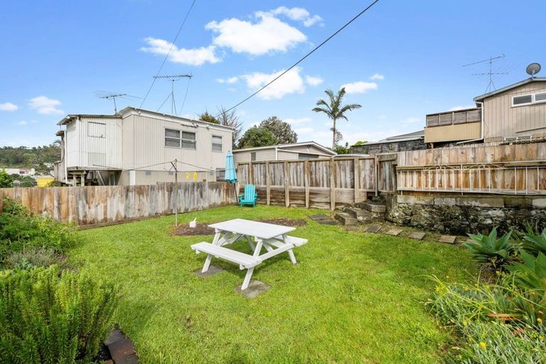 Photo of property in 25 Penton Road, Stanmore Bay, Whangaparaoa, 0932