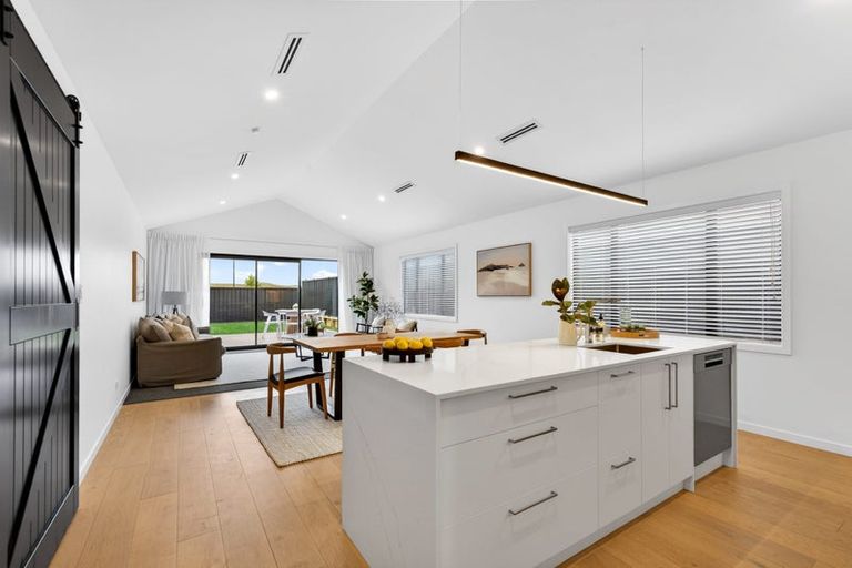 Photo of property in 7 Annie Aranui Drive, Poraiti, 4182